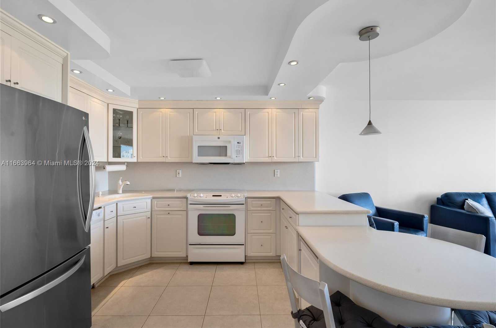 Small Image of 465 OCEAN DRIVE #619, Miami Beach Number 7