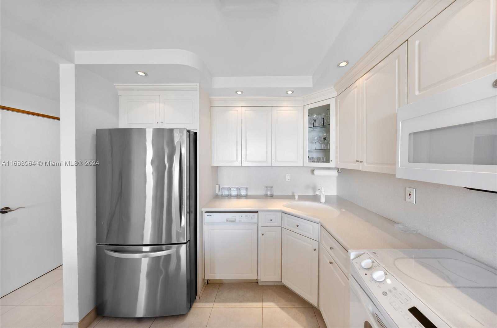 Small Image of 465 OCEAN DRIVE #619, Miami Beach Number 8
