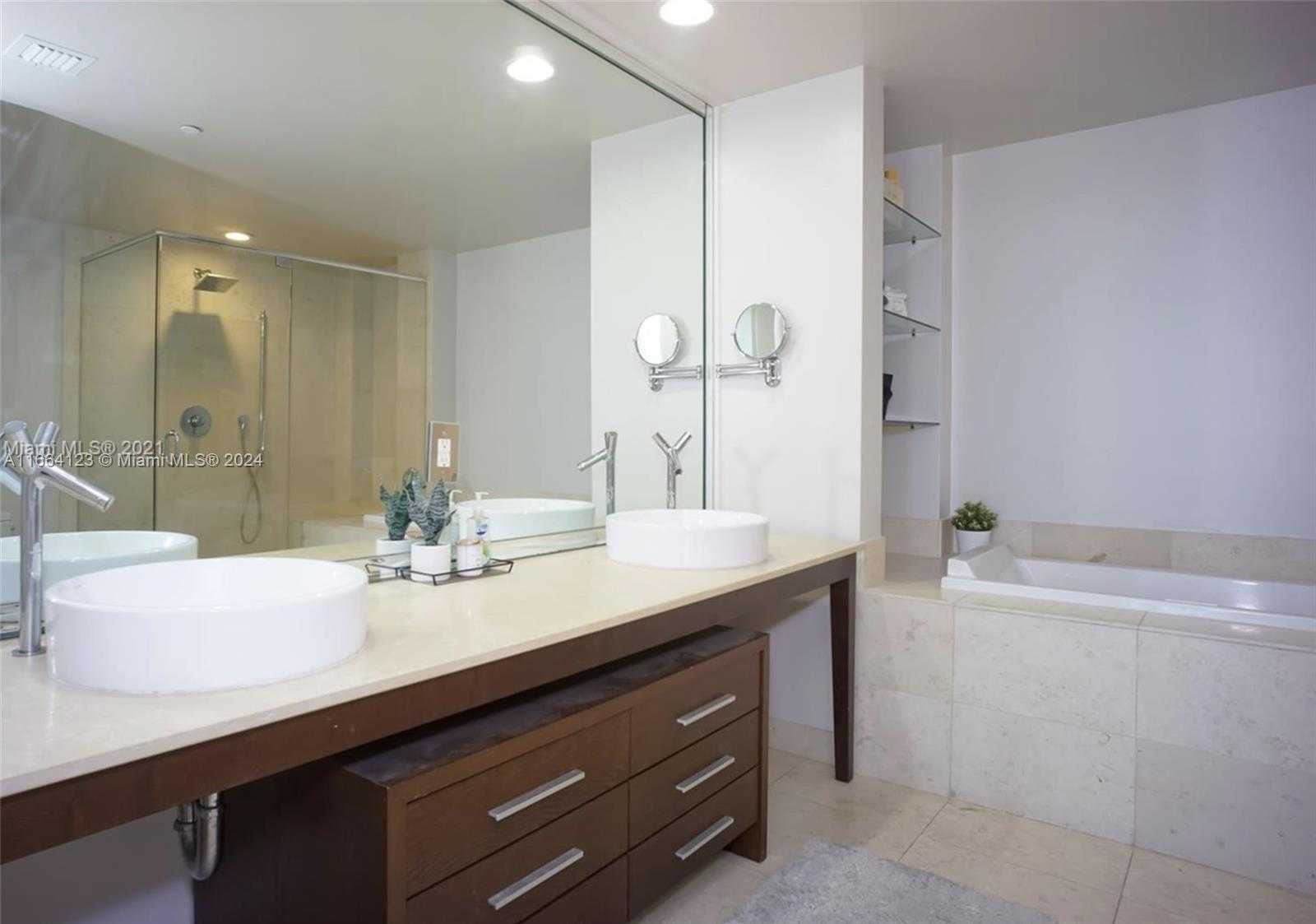 Small Image of 475 BRICKELL AVE #3107, Miami Number 13