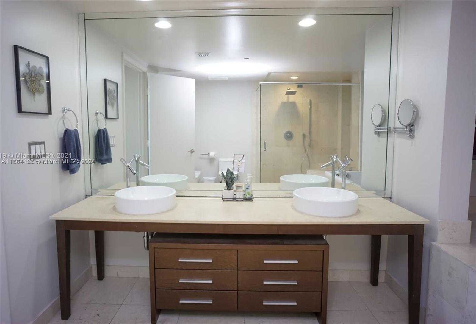 Small Image of 475 BRICKELL AVE #3107, Miami Number 14