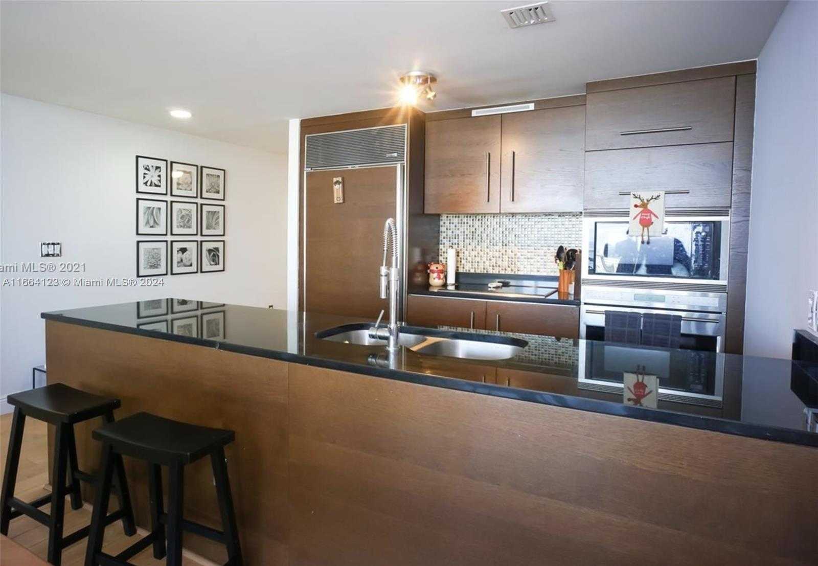 Small Image of 475 BRICKELL AVE #3107, Miami Number 4