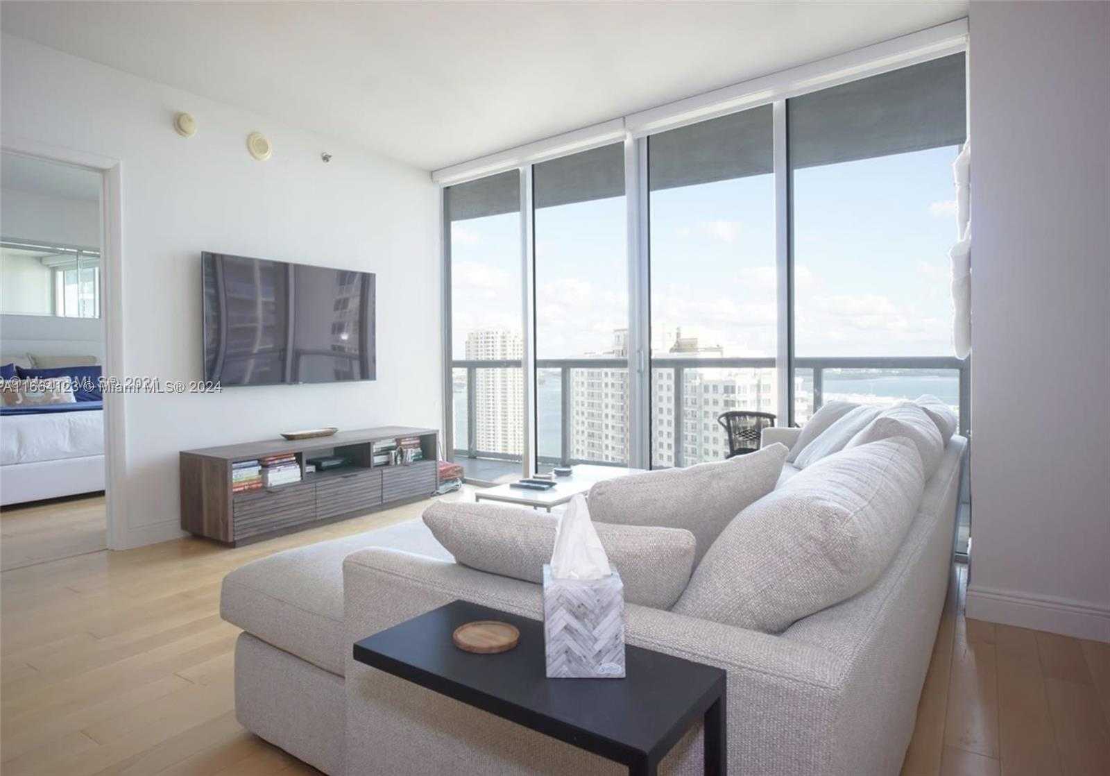 Small Image of 475 BRICKELL AVE #3107, Miami Number 5