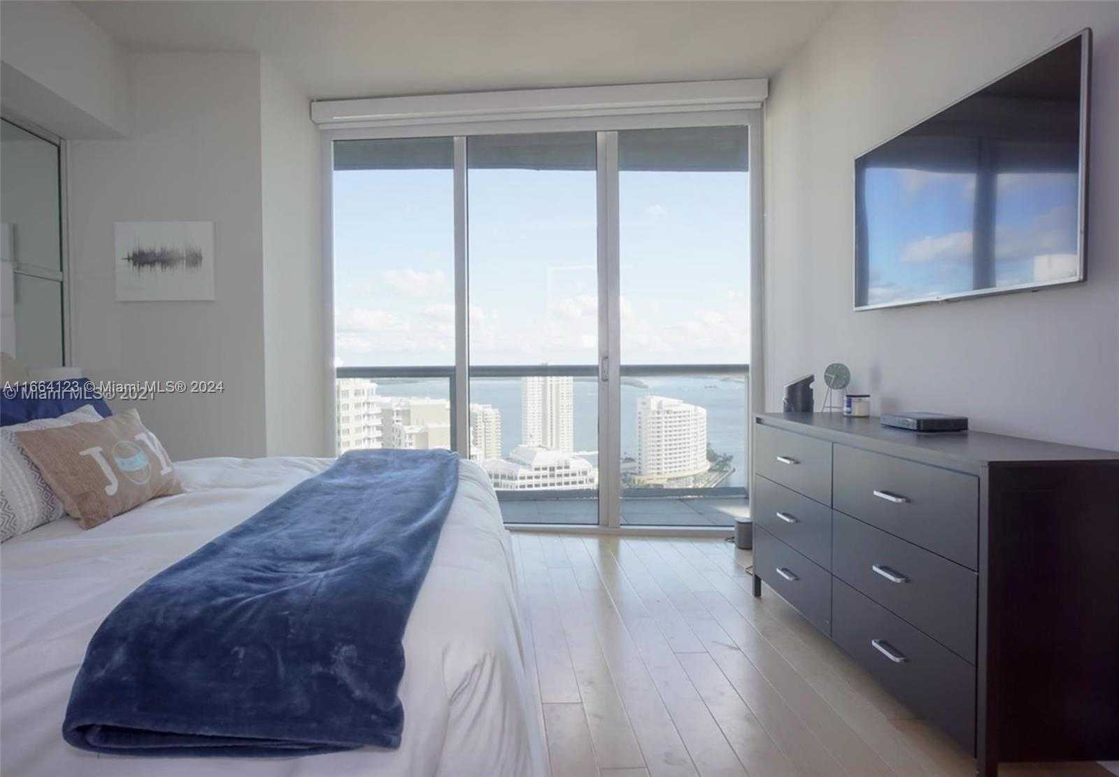 Small Image of 475 BRICKELL AVE #3107, Miami Number 7