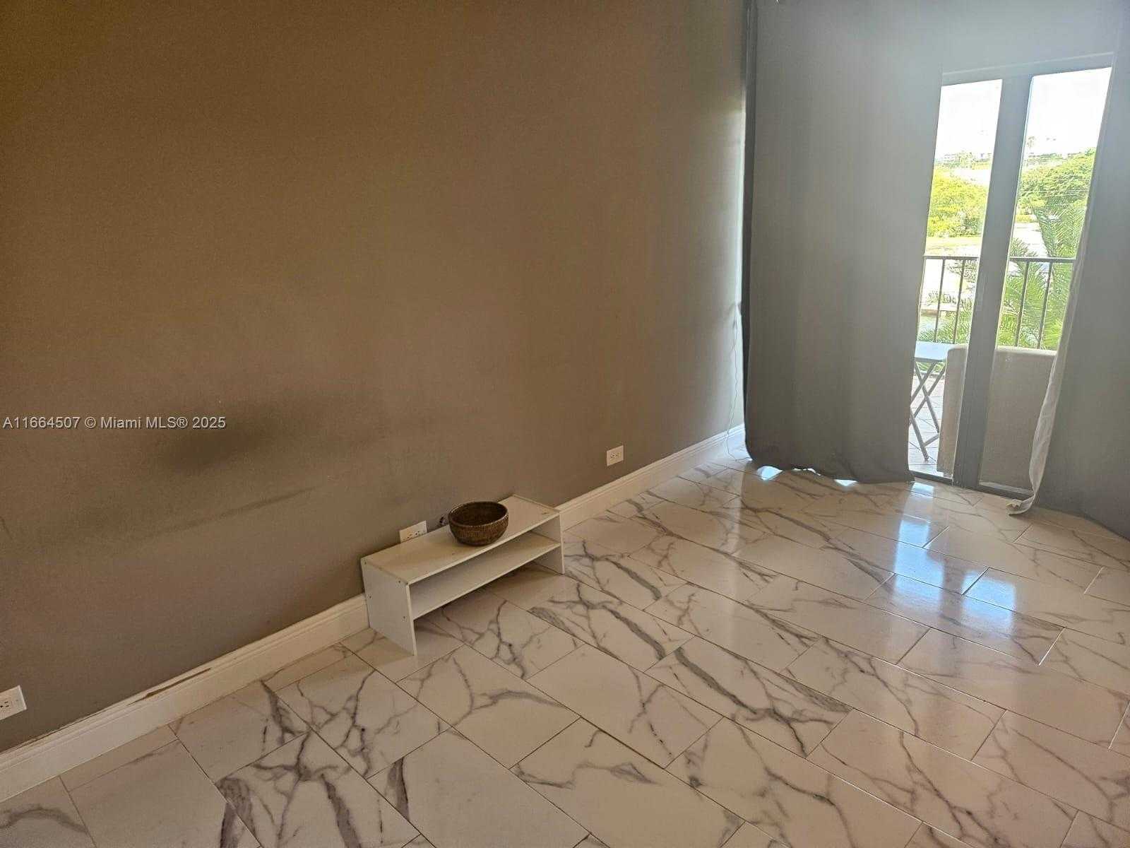 Small Image of 1800 NORTH EAST 114TH ST #401, Miami Number 17