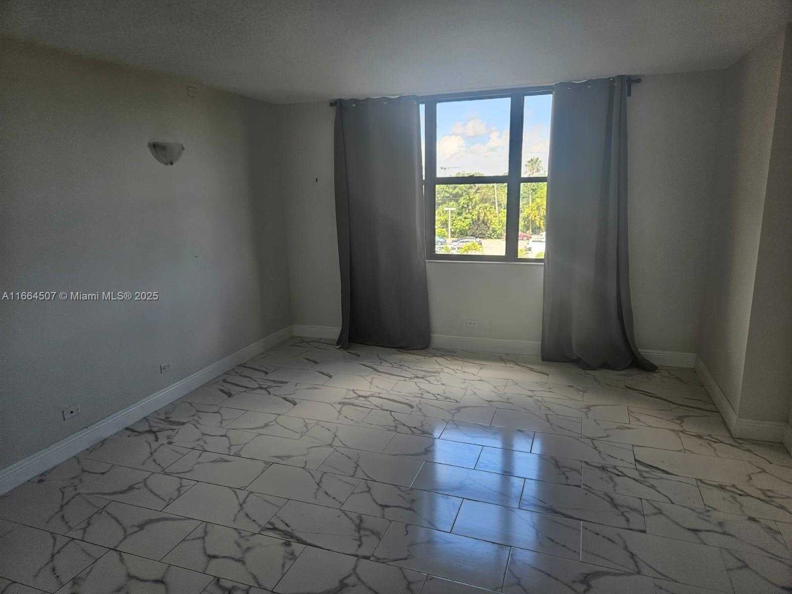 Small Image of 1800 NORTH EAST 114TH ST #401, Miami Number 21