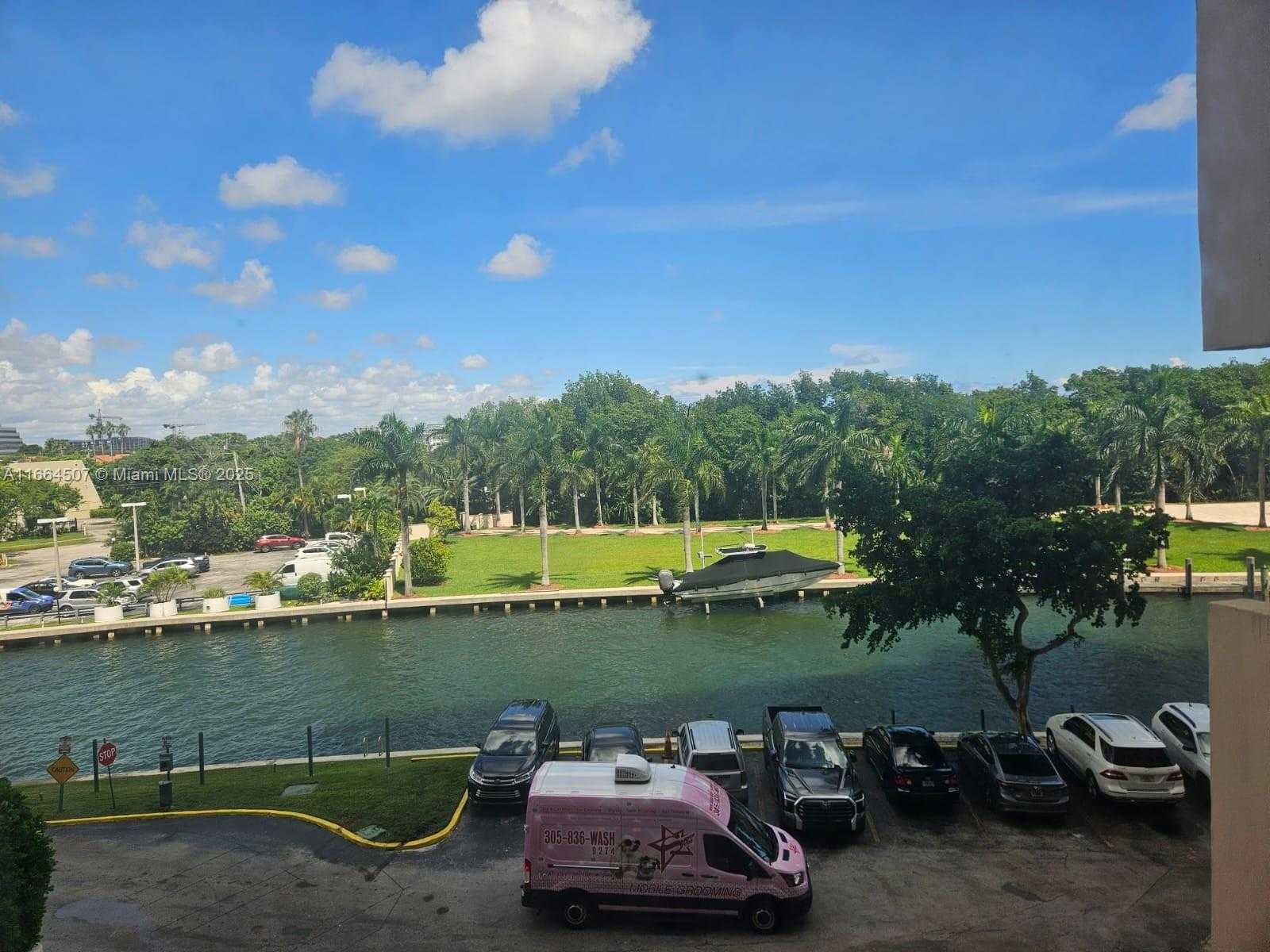 Small Image of 1800 NORTH EAST 114TH ST #401, Miami Number 25