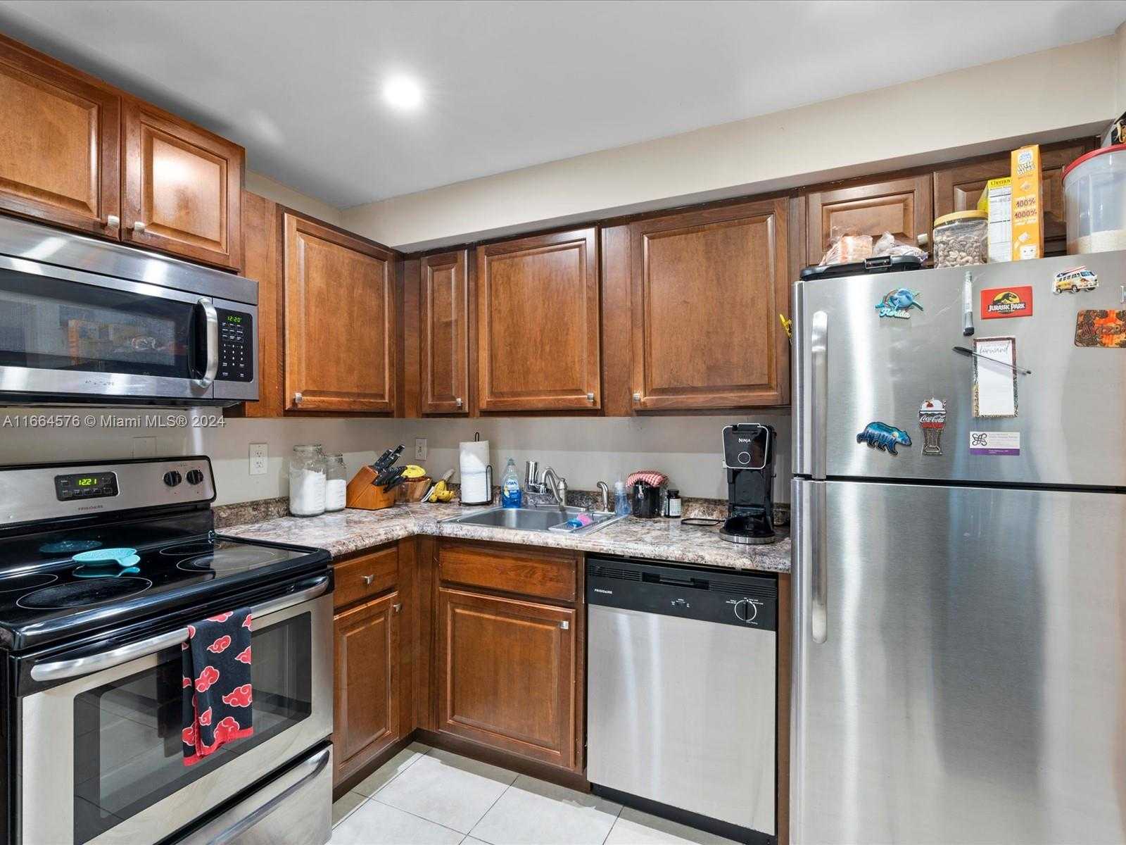 Small Image of 8401 WEST SAMPLE RD #28, Coral Springs Number 5