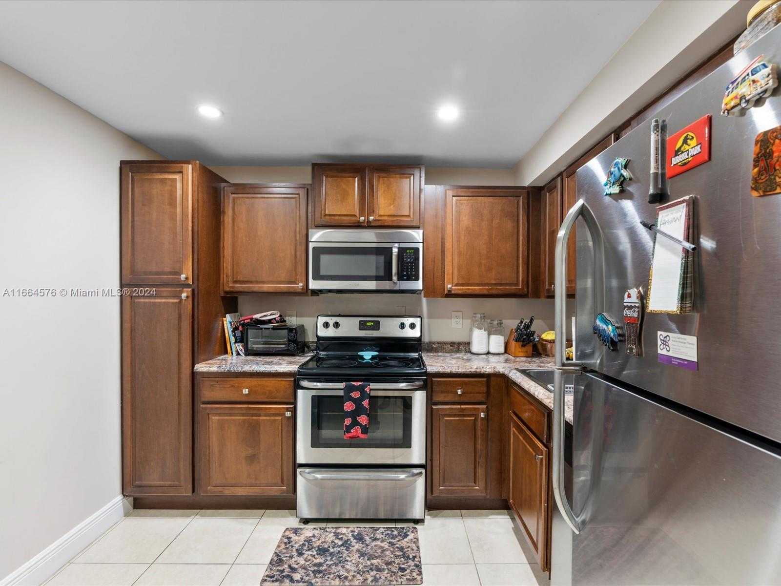 Small Image of 8401 WEST SAMPLE RD #28, Coral Springs Number 6