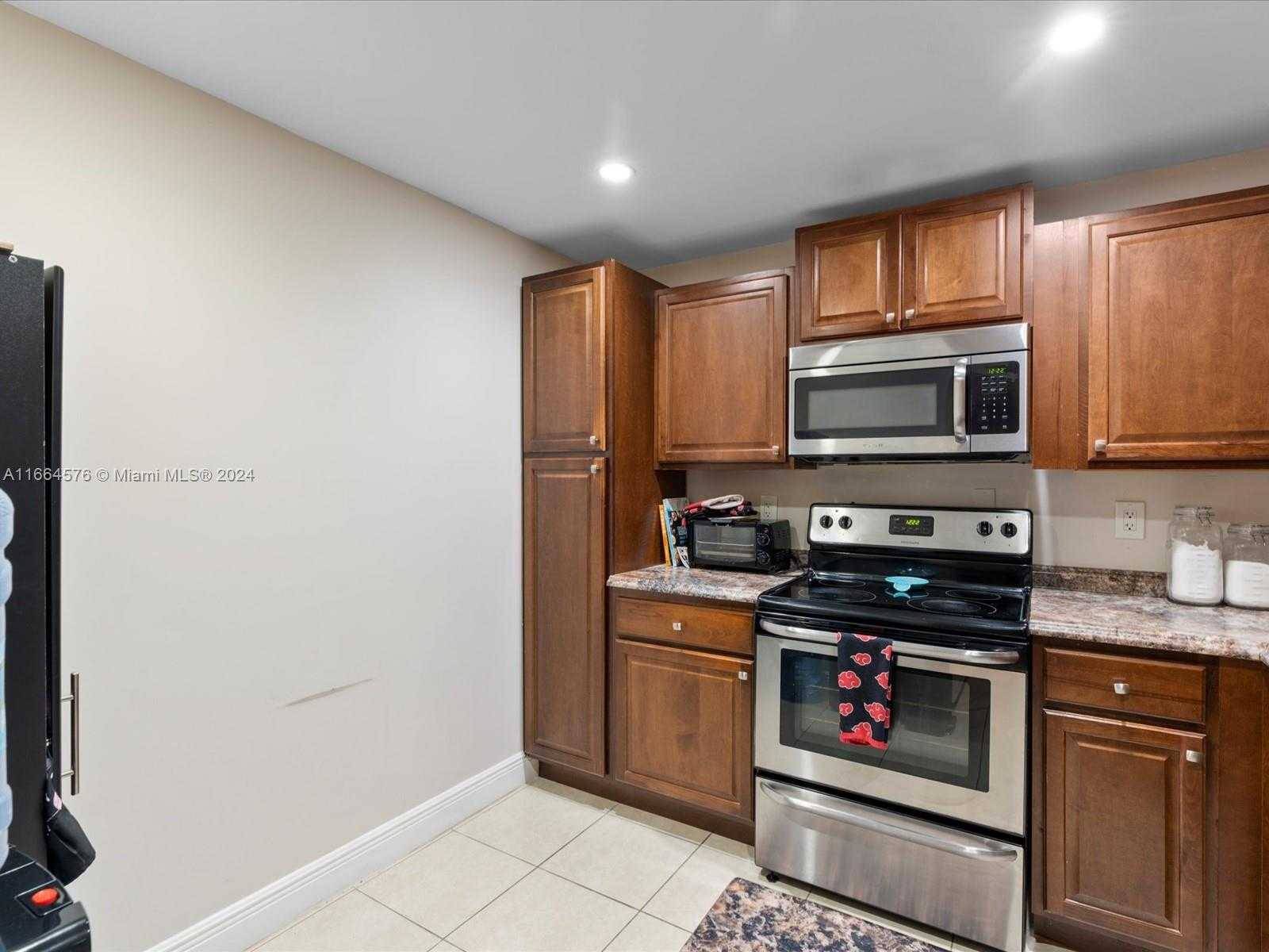 Small Image of 8401 WEST SAMPLE RD #28, Coral Springs Number 7