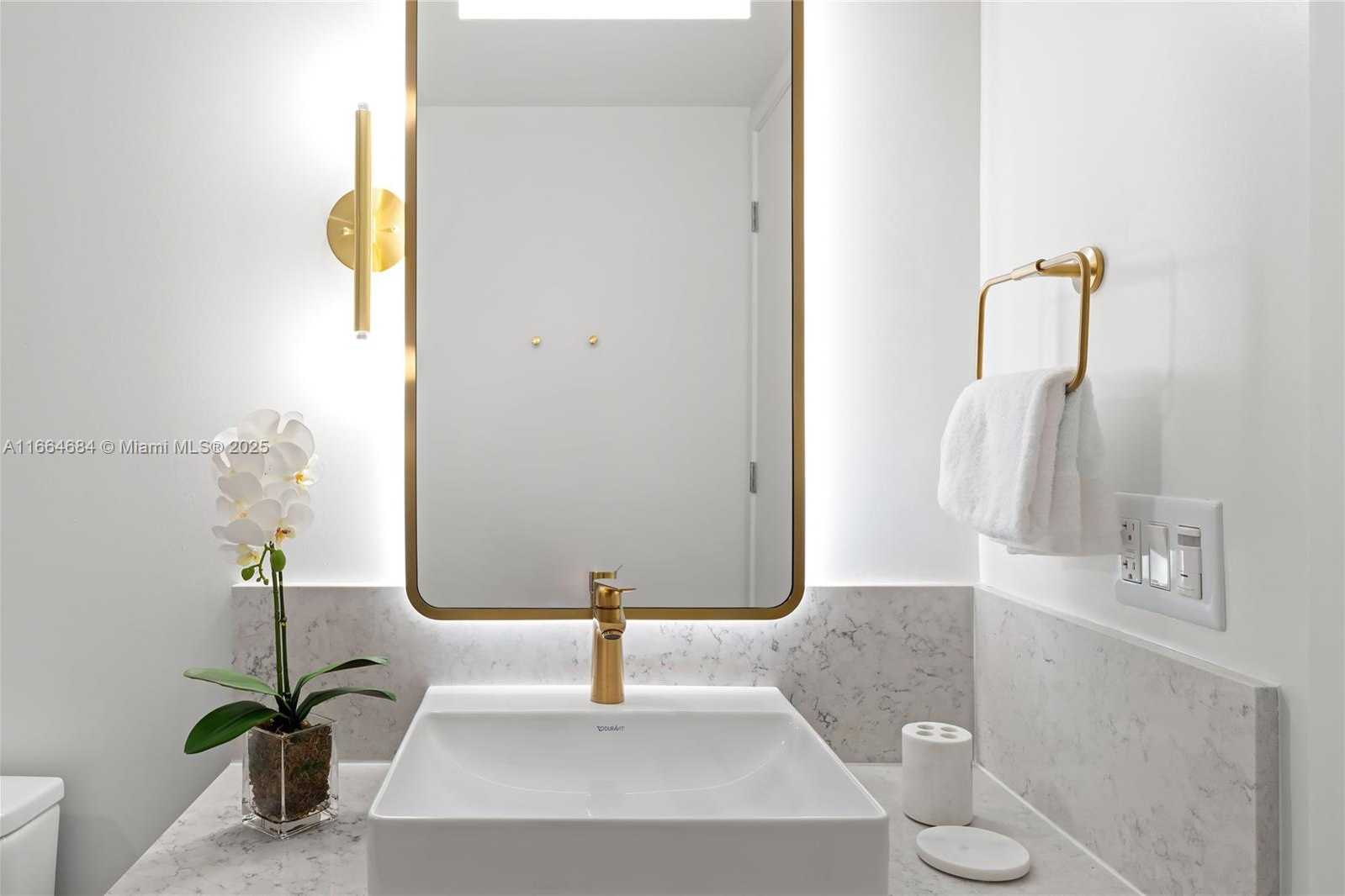 Small Image of 159 NORTH EAST 6TH ST #2716, Miami Number 31