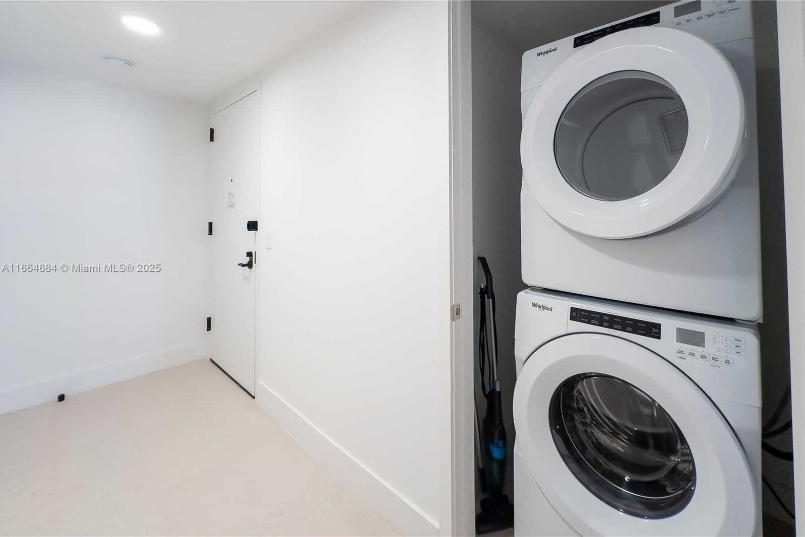 Small Image of 159 NORTH EAST 6TH ST #2716, Miami Number 32