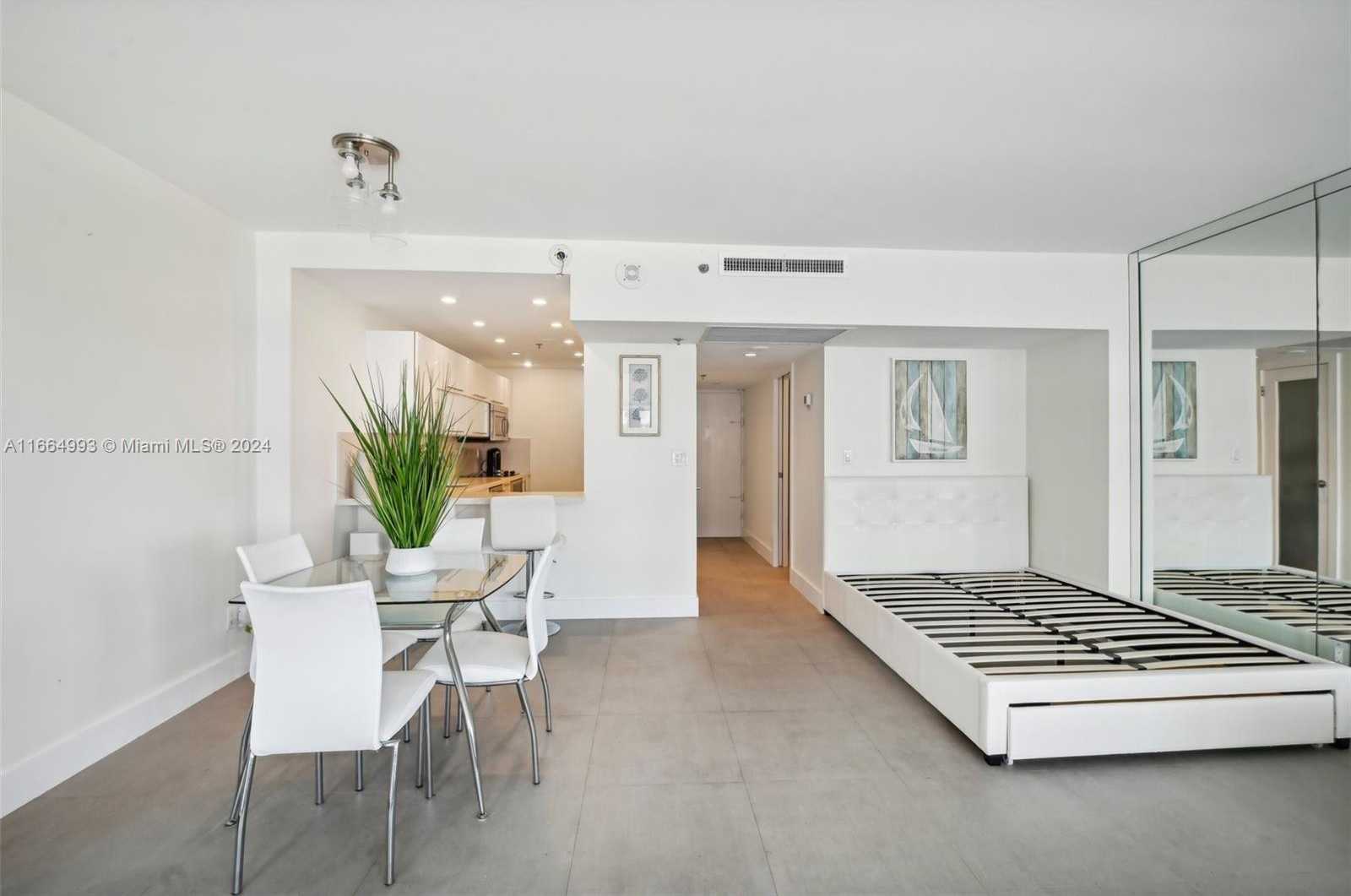 Small Image of 100 LINCOLN RD #804, Miami Beach Number 2