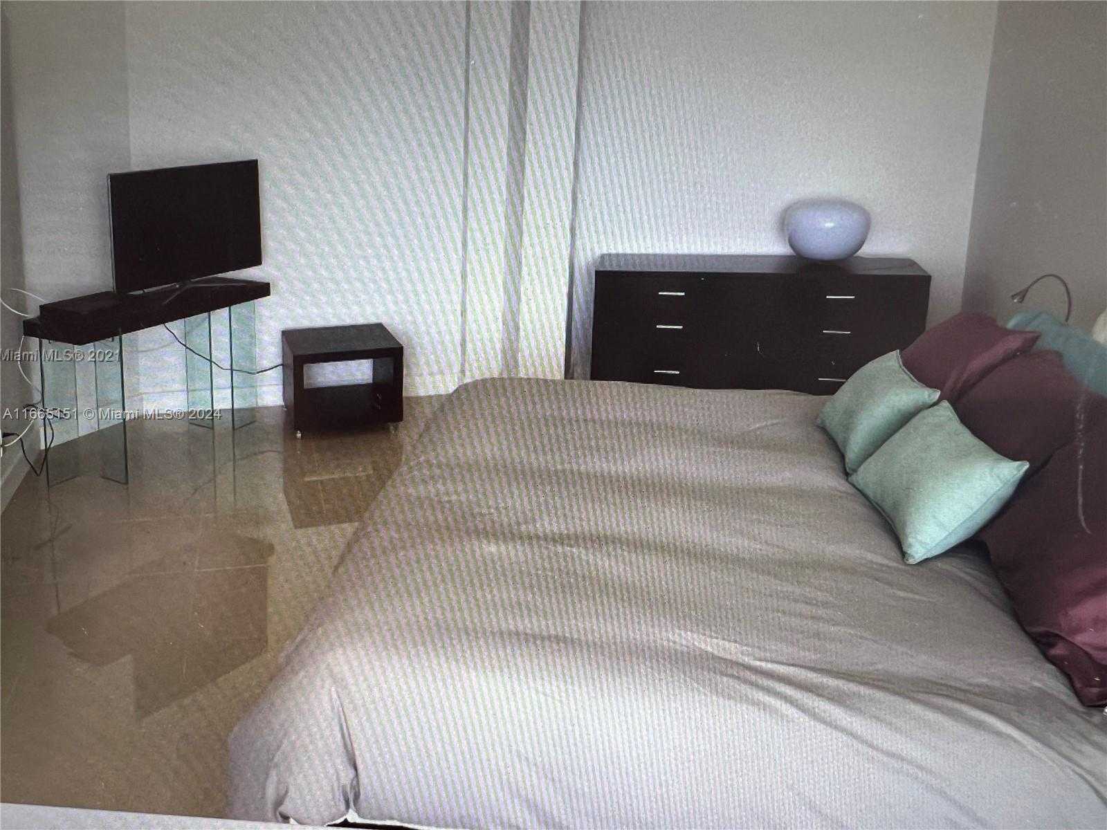 Small Image of 1000 ISLAND BLVD #2408, Aventura Number 10