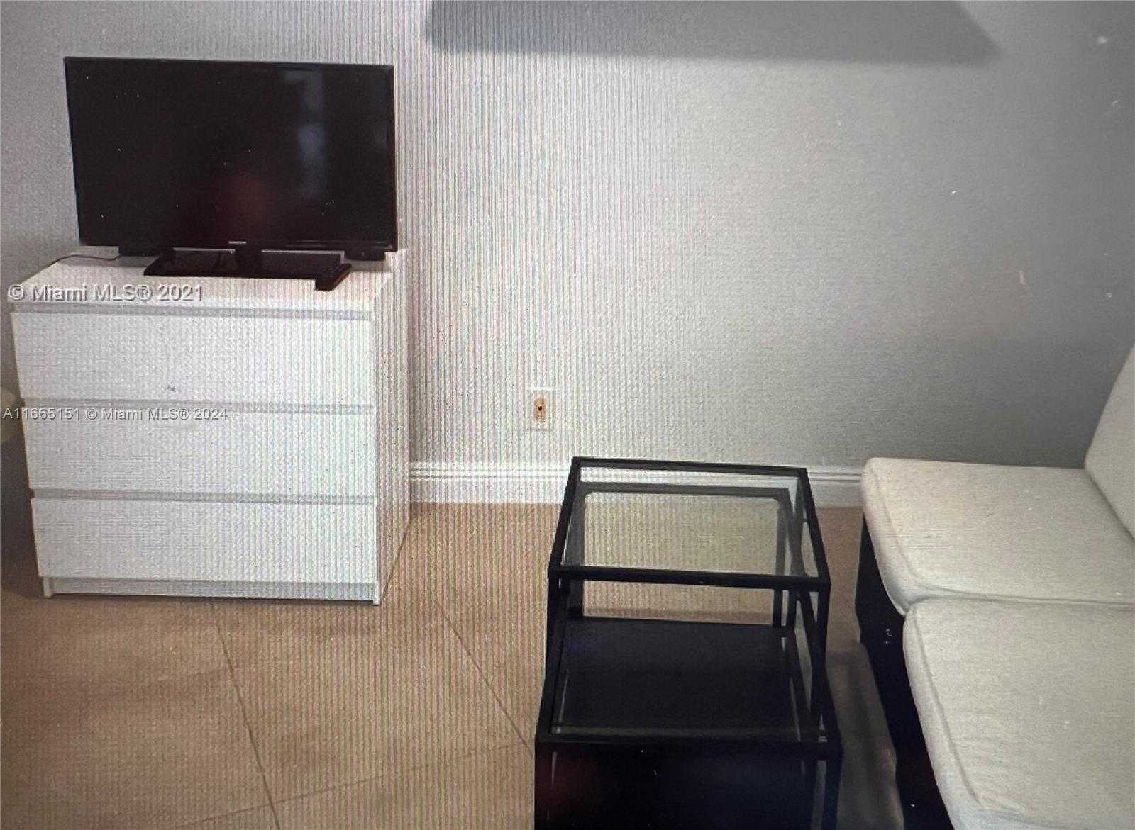 Small Image of 1000 ISLAND BLVD #2408, Aventura Number 2
