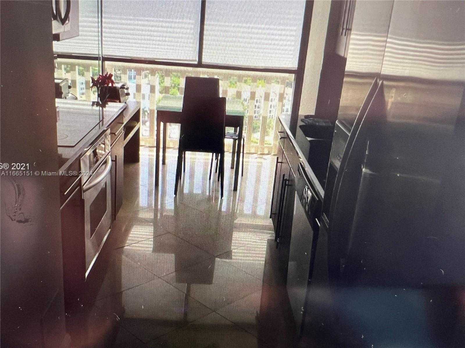 Small Image of 1000 ISLAND BLVD #2408, Aventura Number 6
