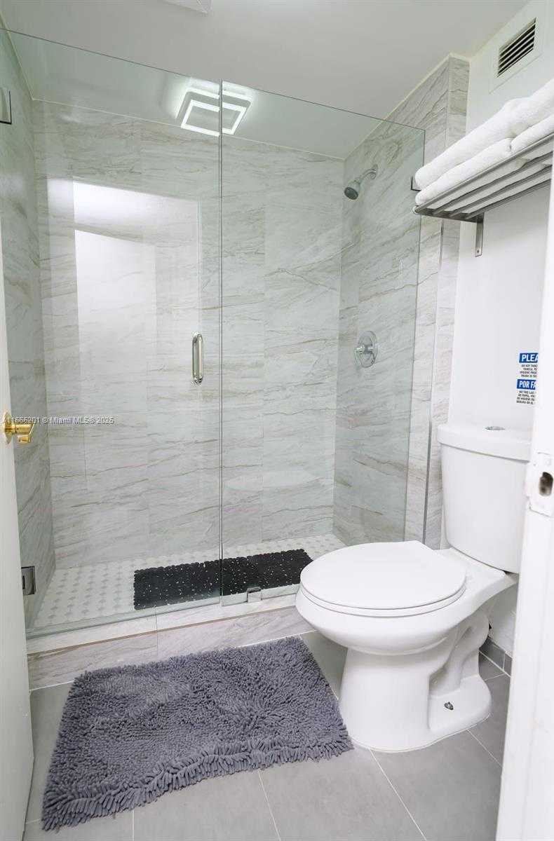 Small Image of 2301 COLLINS AV #429, Miami Beach Number 12