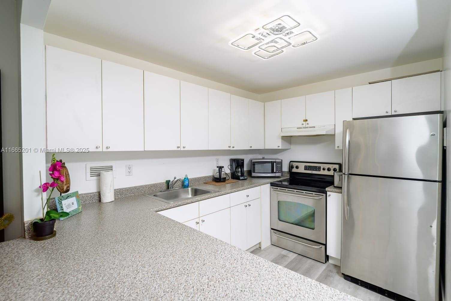 Small Image of 2301 COLLINS AV #429, Miami Beach Number 13