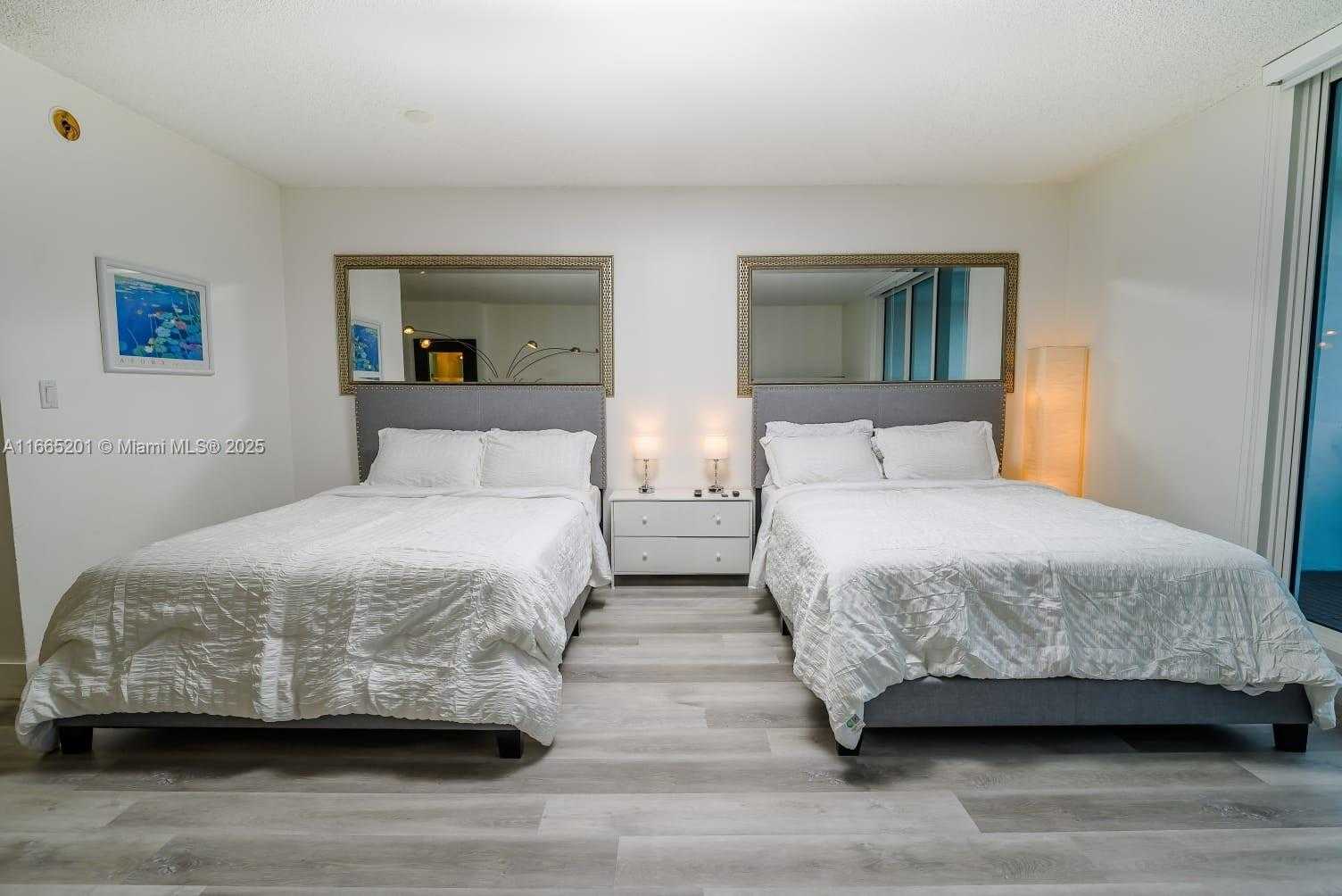 Small Image of 2301 COLLINS AV #429, Miami Beach Number 3