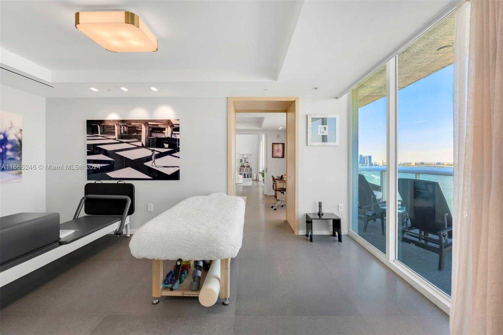 Small Image of 10 VENETIAN WAY #PH 2/3, Miami Beach Number 15