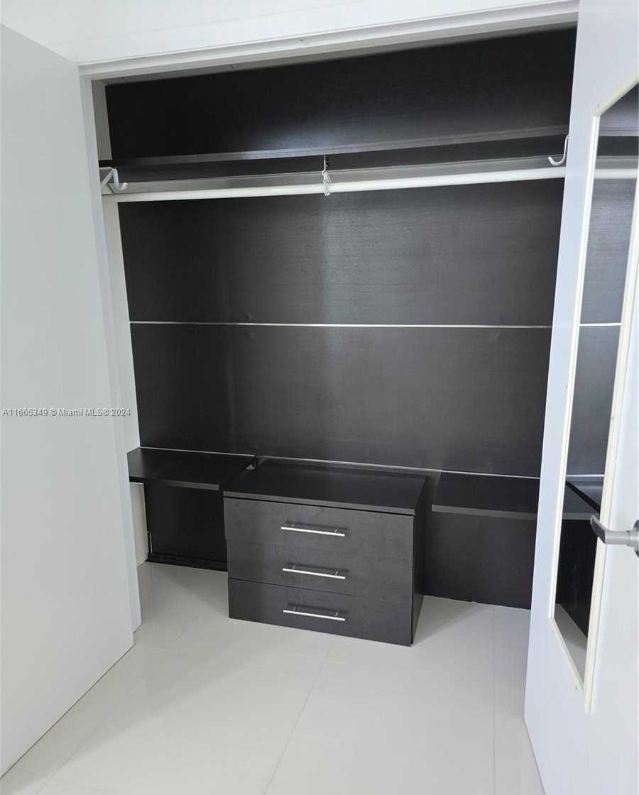 Small Image of 1900 NORTH BAYSHORE DR #1803, Miami Number 11
