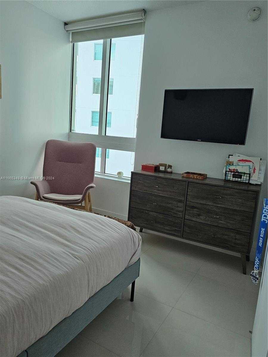 Small Image of 1900 NORTH BAYSHORE DR #1803, Miami Number 16