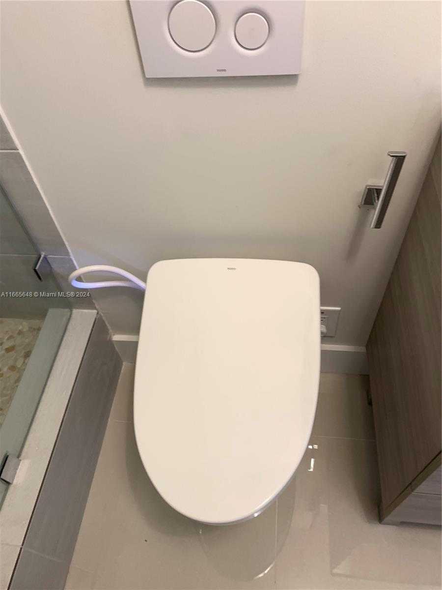 Small Image of 10185 COLLINS AVE #406, Bal Harbour Number 31
