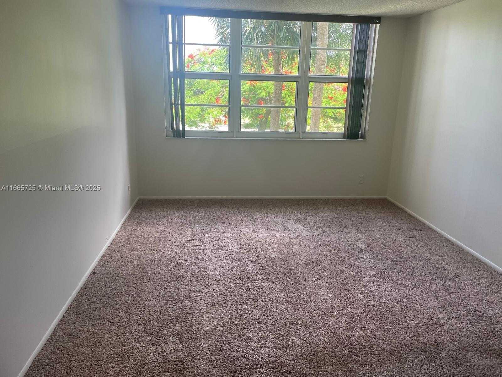 Small Image of 3520 OAKS WAY #208, Pompano Beach Number 10