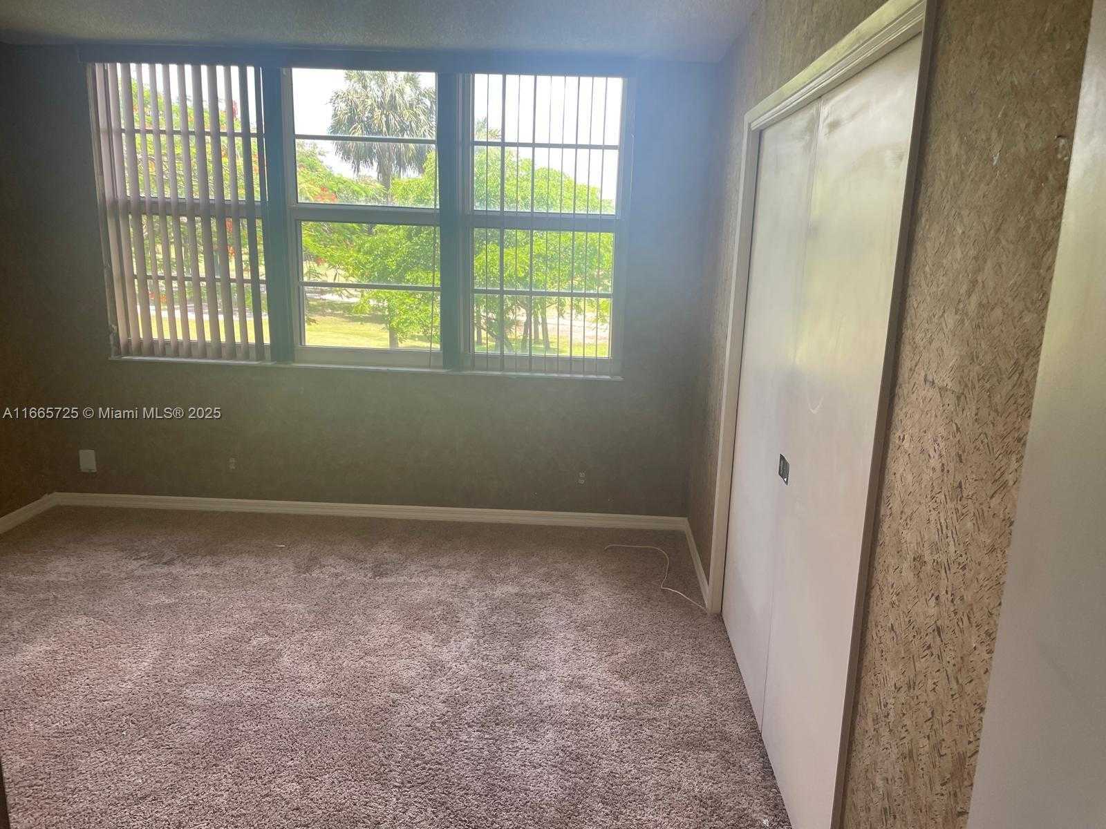 Small Image of 3520 OAKS WAY #208, Pompano Beach Number 19