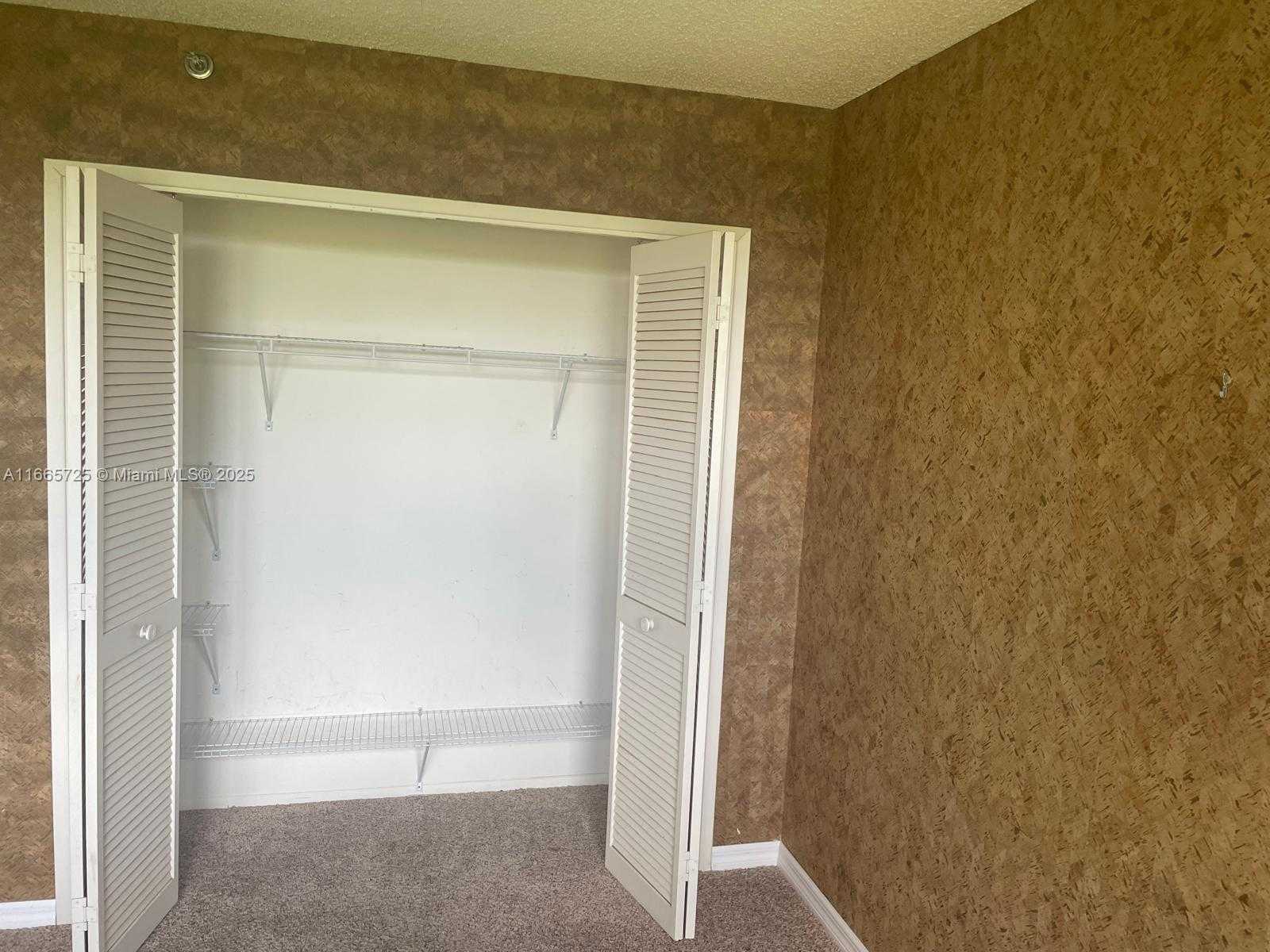 Small Image of 3520 OAKS WAY #208, Pompano Beach Number 20