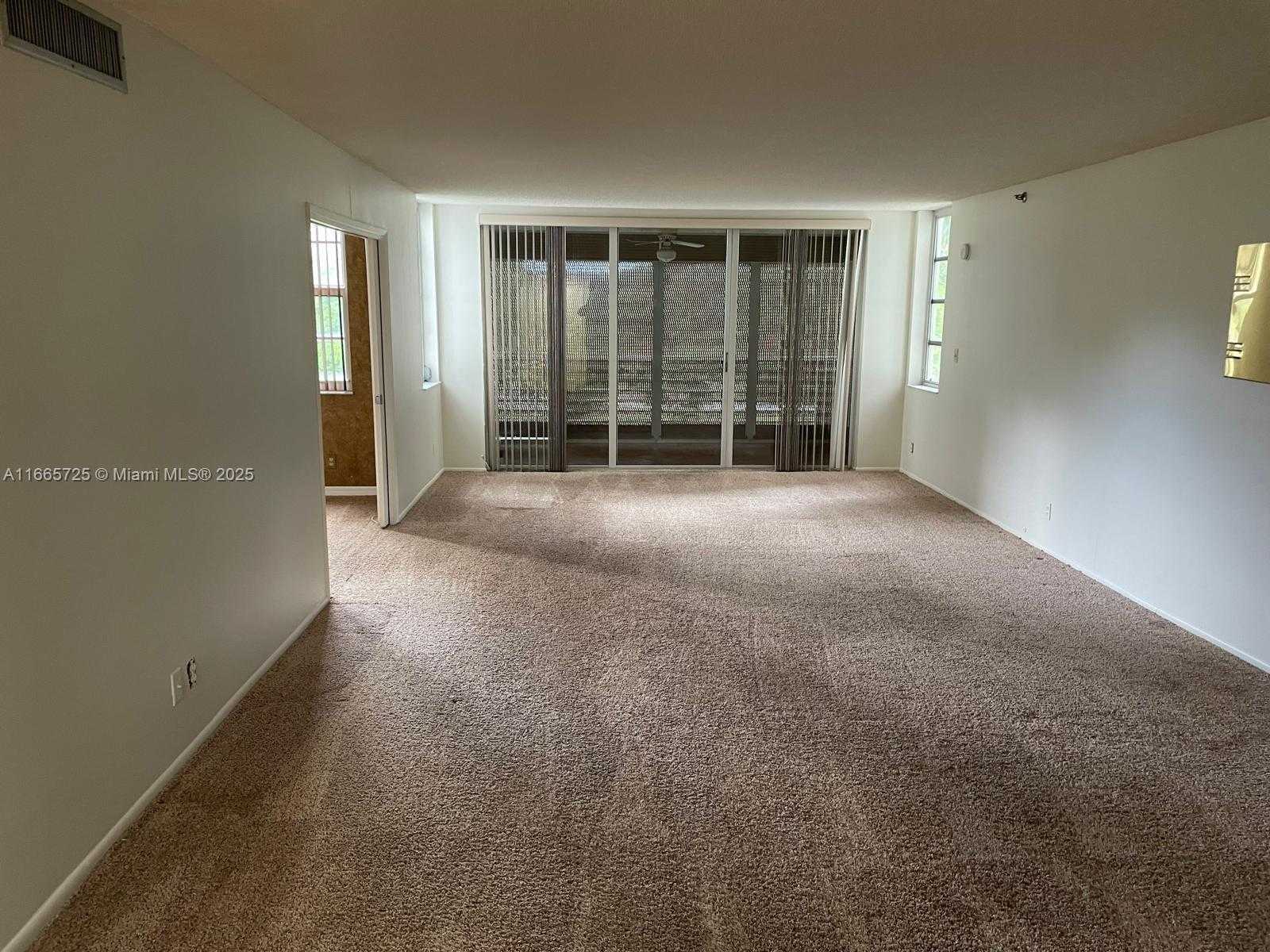 Small Image of 3520 OAKS WAY #208, Pompano Beach Number 3