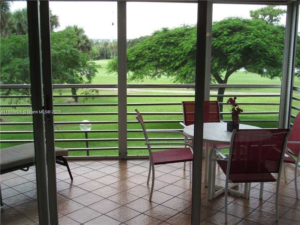 Small Image of 3520 OAKS WAY #208, Pompano Beach Number 33