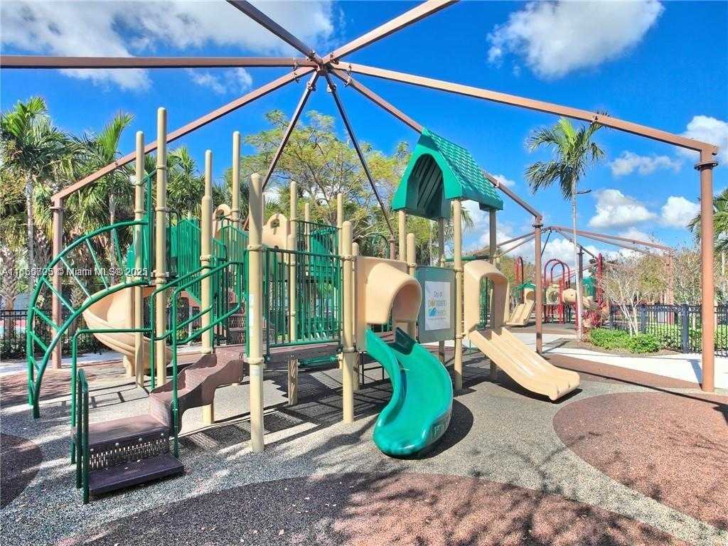 Small Image of 3520 OAKS WAY #208, Pompano Beach Number 38