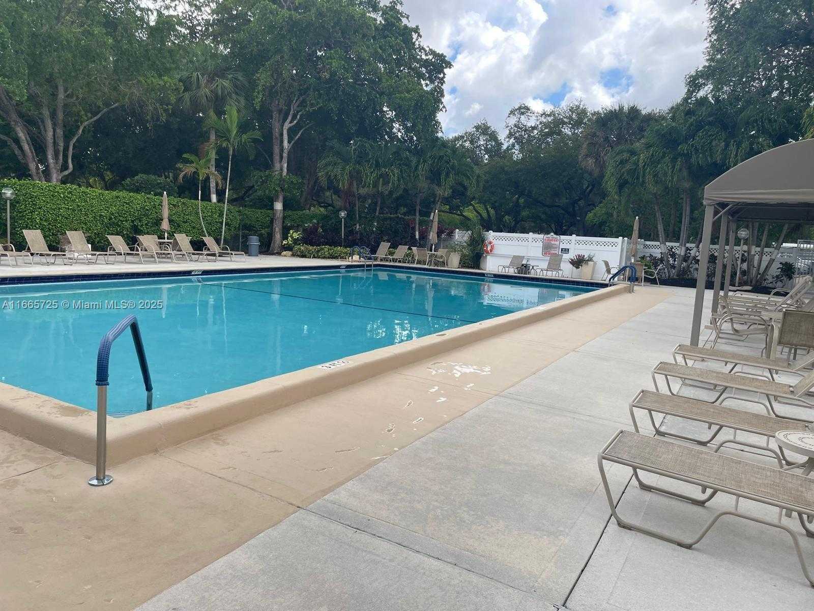 Small Image of 3520 OAKS WAY #208, Pompano Beach Number 8