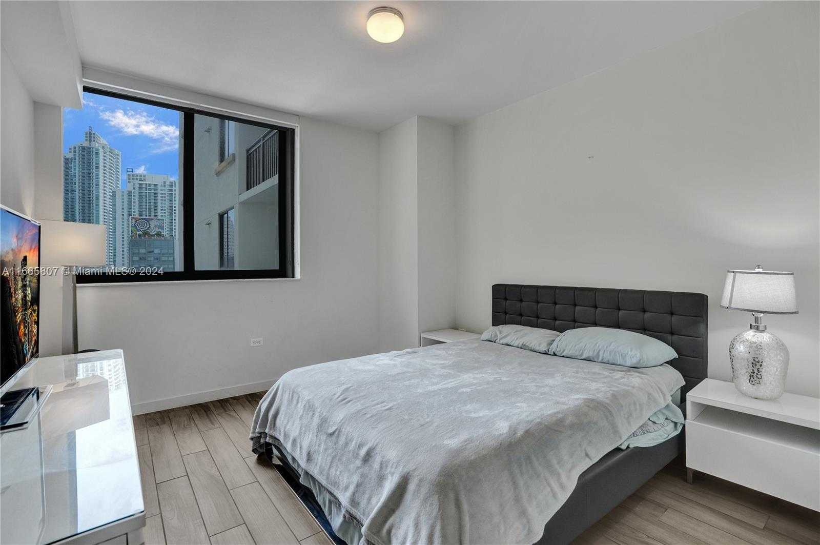 Small Image of 999 SOUTH WEST 1ST AVE #1807, Miami Number 20