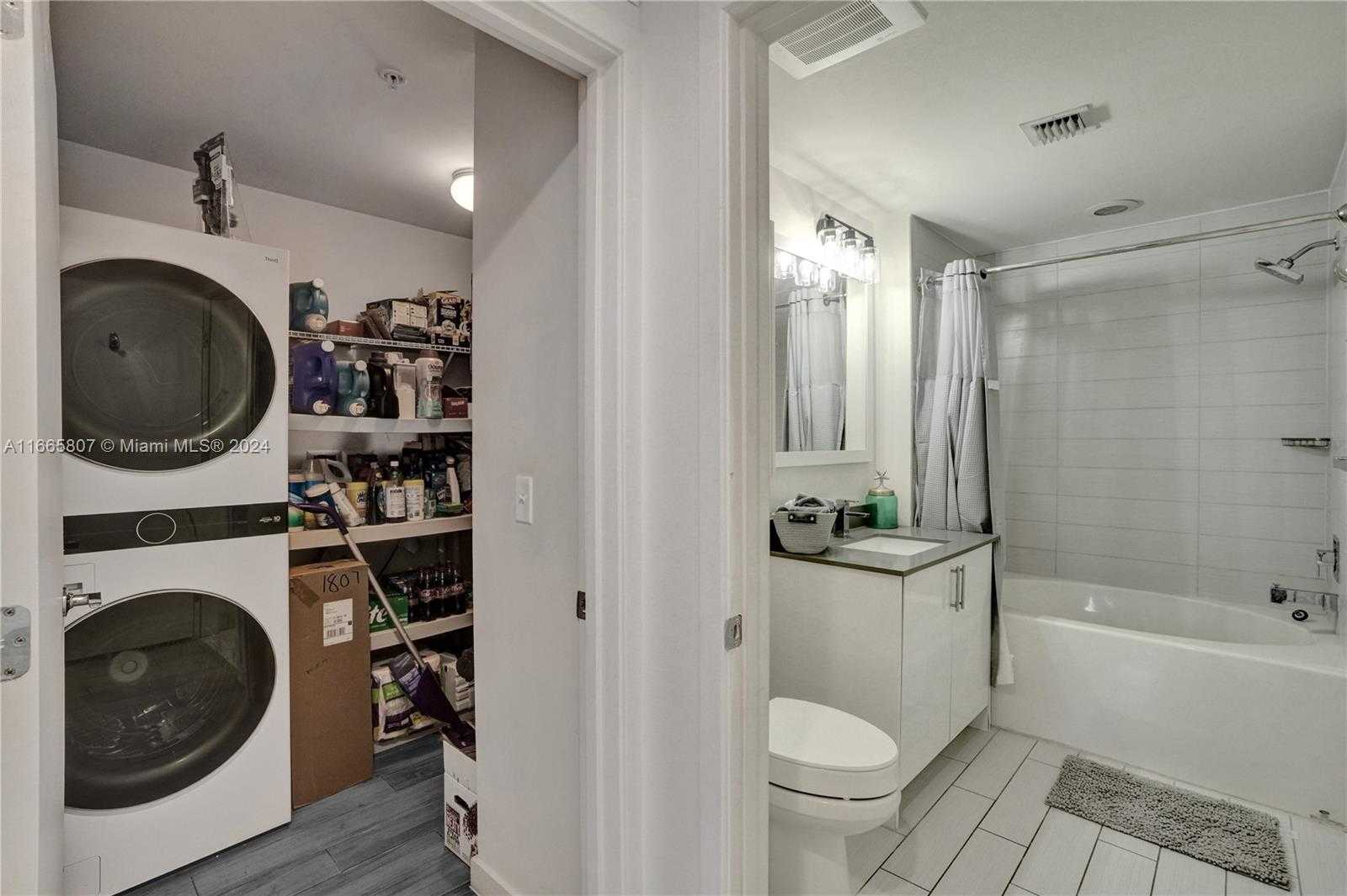 Small Image of 999 SOUTH WEST 1ST AVE #1807, Miami Number 25
