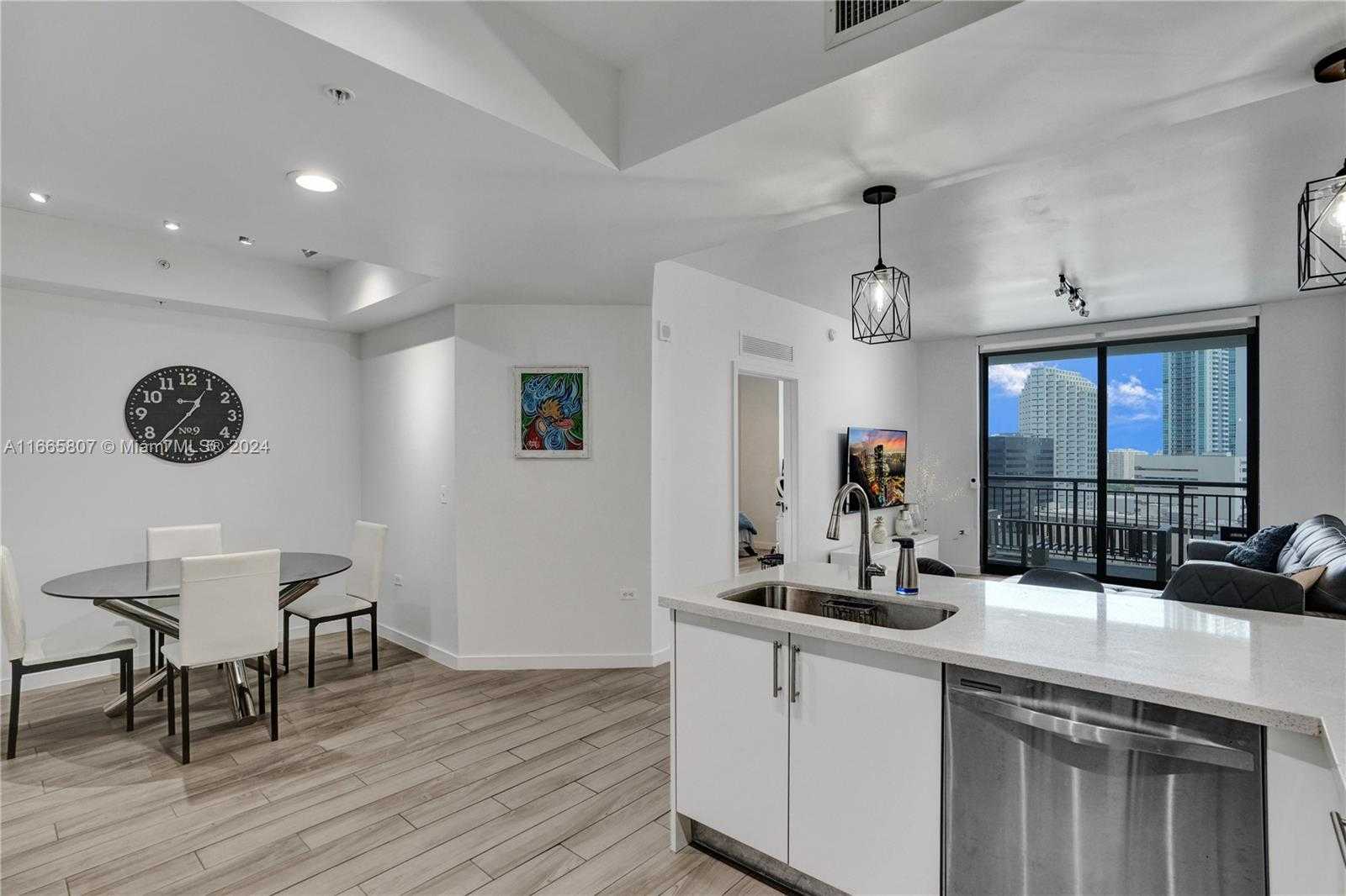Small Image of 999 SOUTH WEST 1ST AVE #1807, Miami Number 3