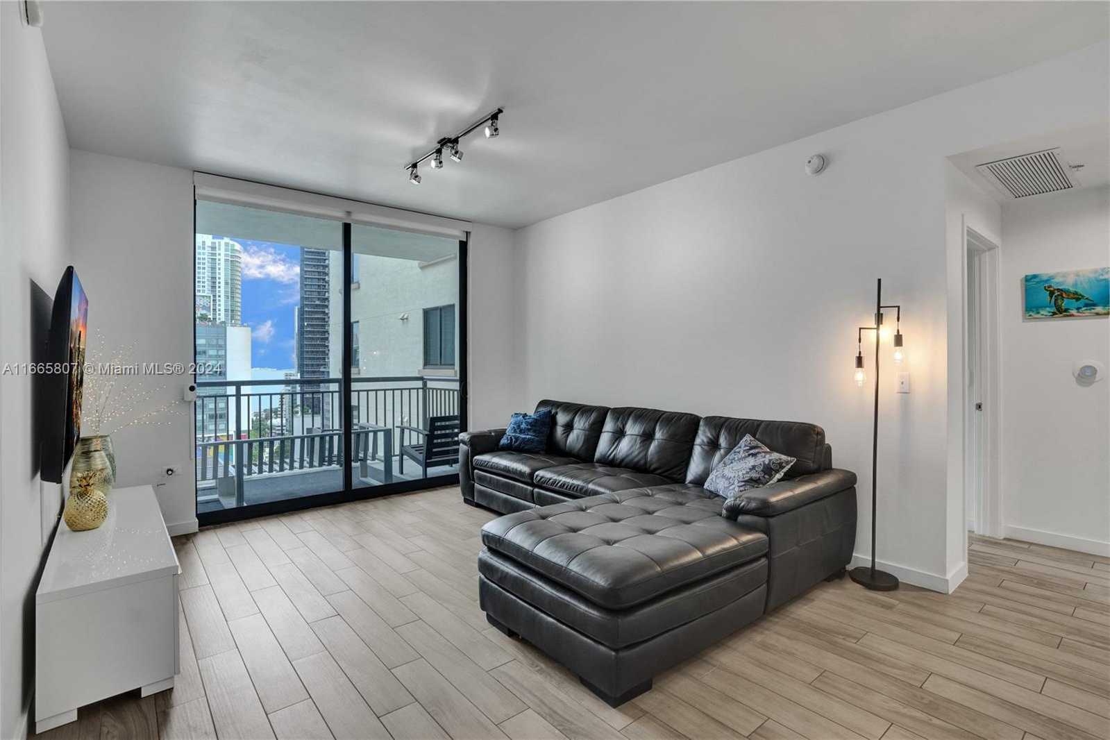 Small Image of 999 SOUTH WEST 1ST AVE #1807, Miami Number 8