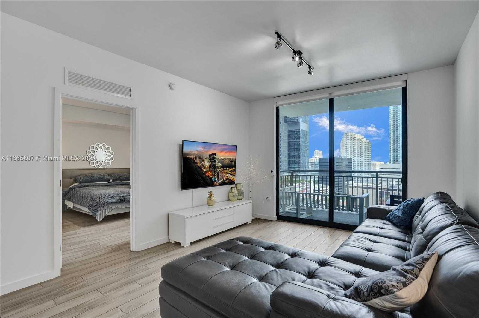 Small Image of 999 SOUTH WEST 1ST AVE #1807, Miami Number 9