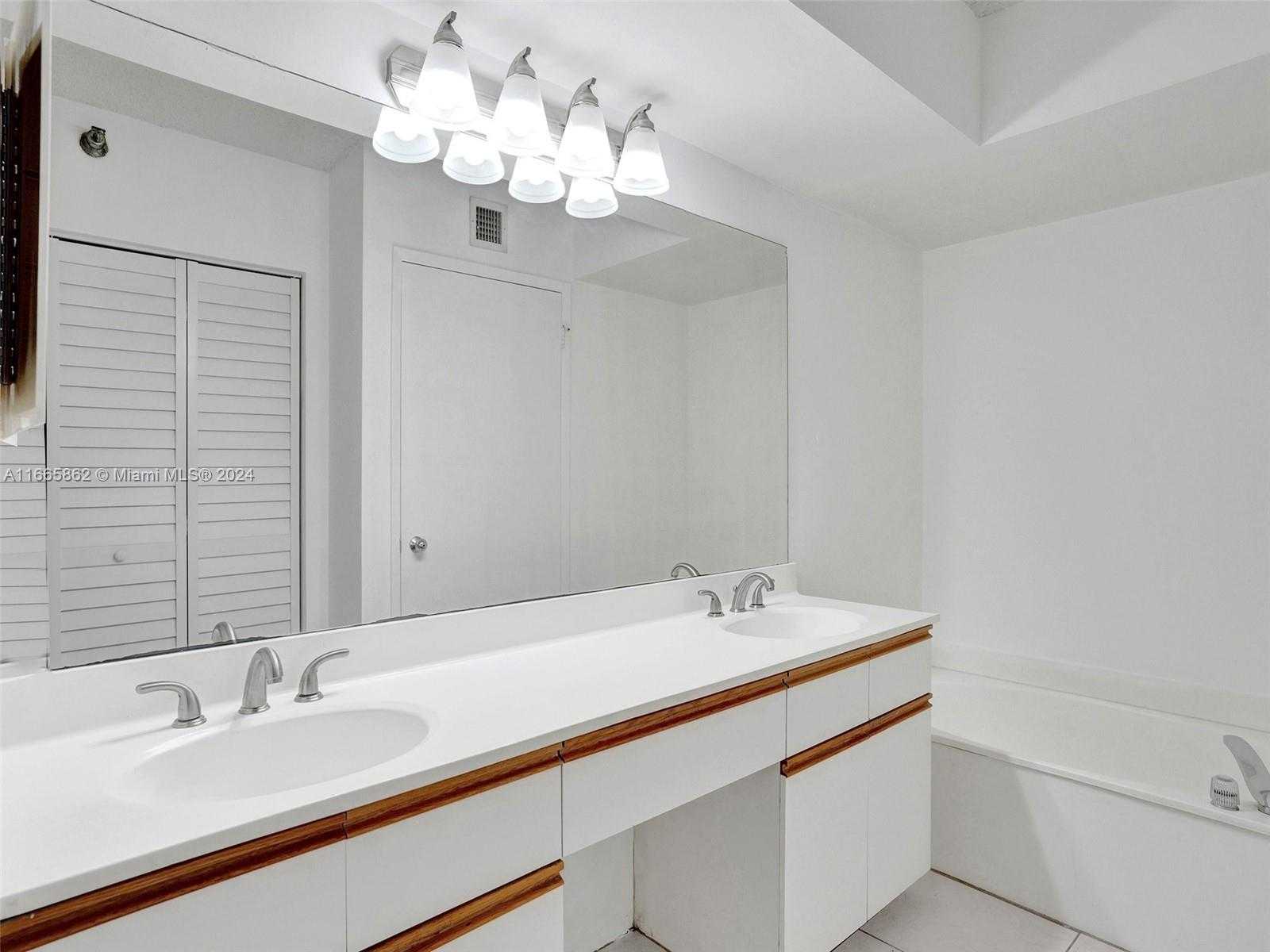 Small Image of 3400 192ND ST #1811, Aventura Number 20