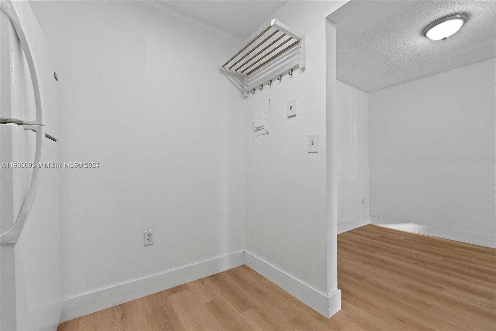 Small Image of 4804 NW 79th Ave, Doral, FL 33166, USA Number 11