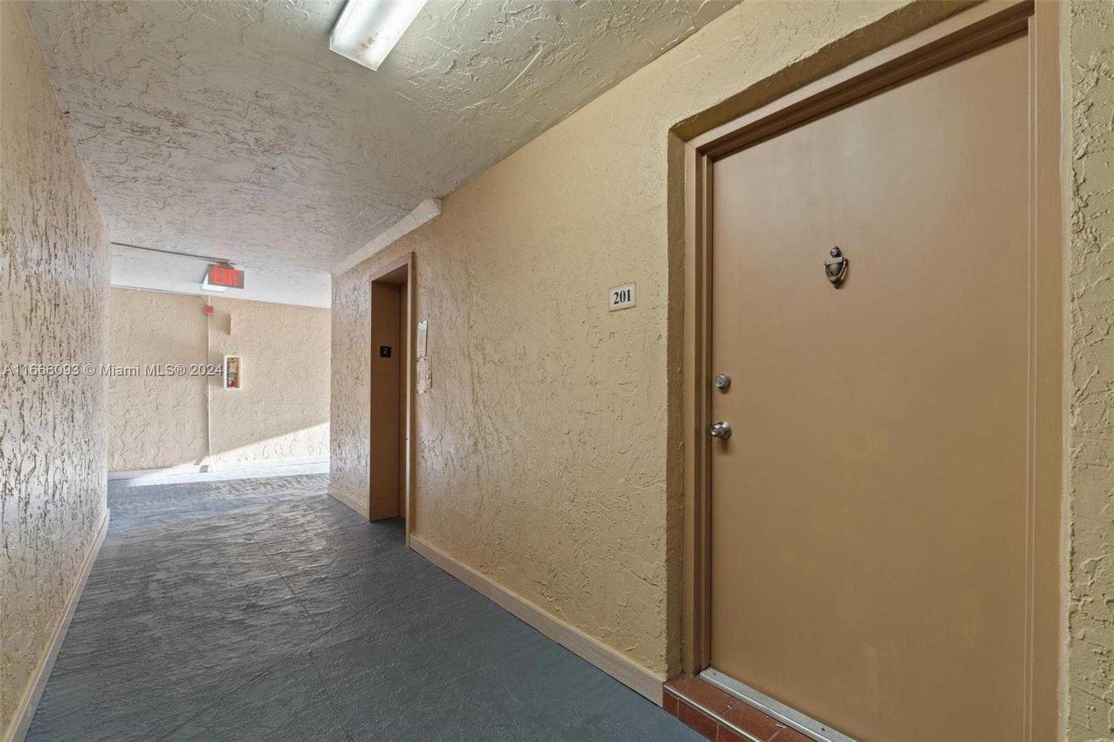 Small Image of 4804 NW 79th Ave, Doral, FL 33166, USA Number 19