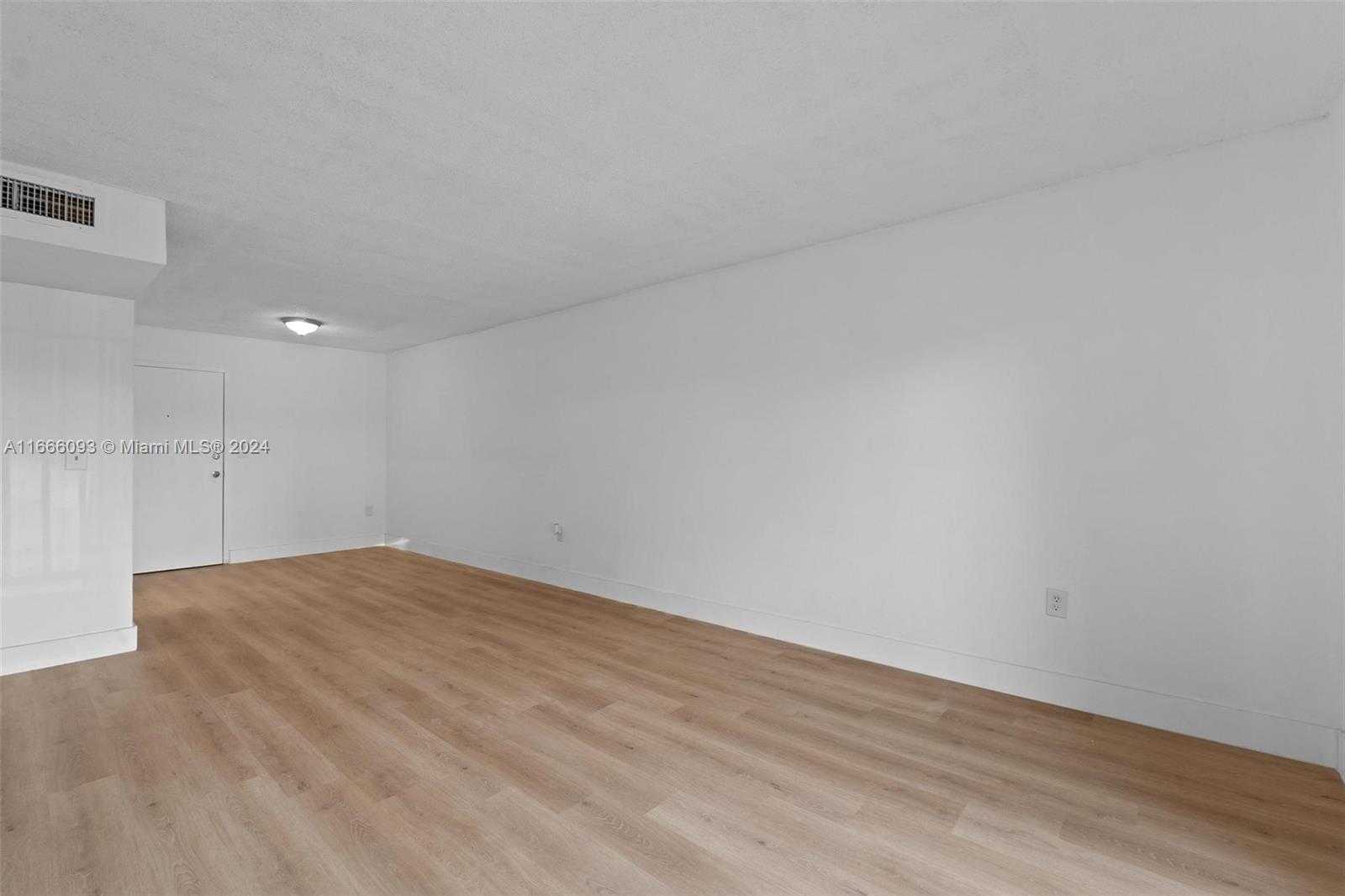 Small Image of 4804 NW 79th Ave, Doral, FL 33166, USA Number 8