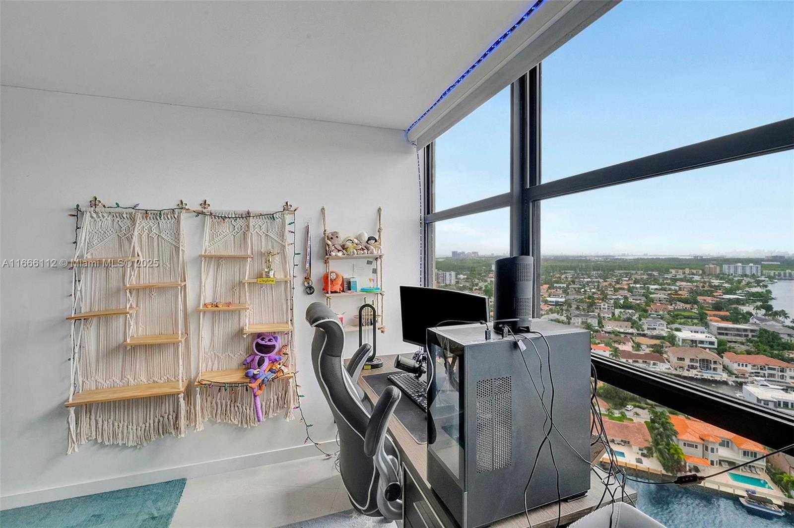Small Image of 1000 ISLAND BLVD #2511, Aventura Number 27