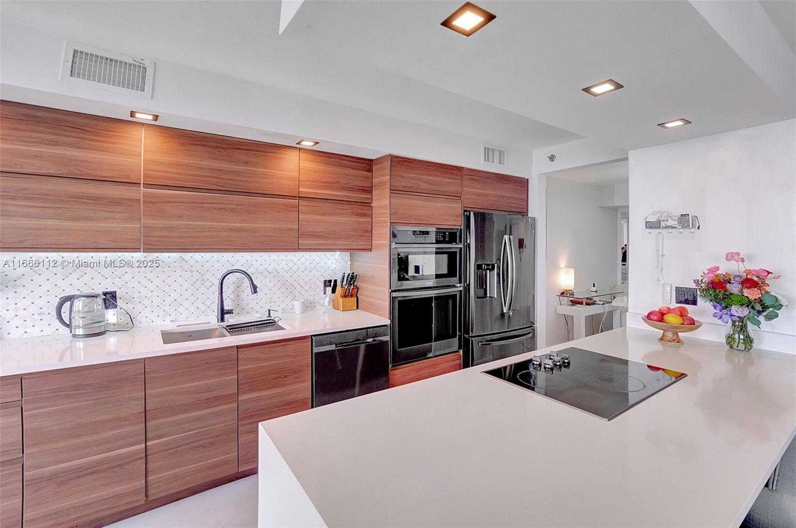 Small Image of 1000 ISLAND BLVD #2511, Aventura Number 4