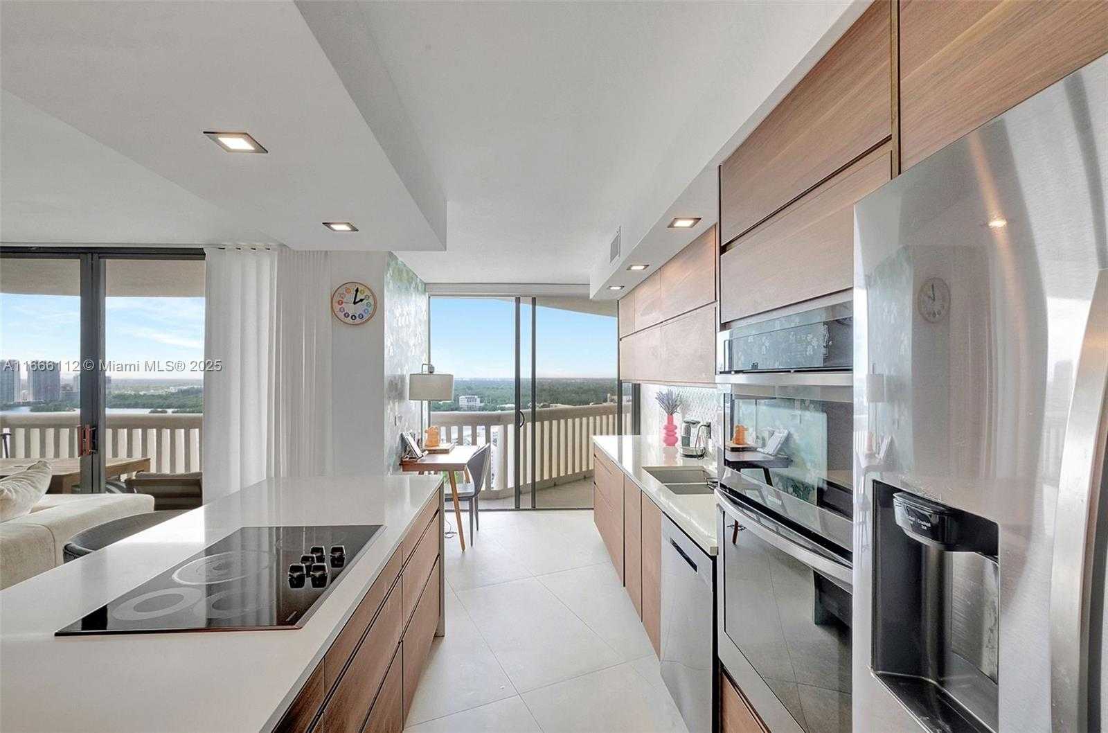 Small Image of 1000 ISLAND BLVD #2511, Aventura Number 6