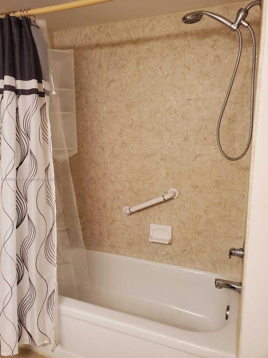 Small Image of 600 NORTH EAST 36TH ST #1109, Miami Number 17