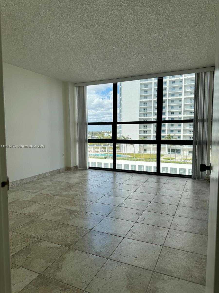Small Image of 600 NORTH EAST 36TH ST #1109, Miami Number 3