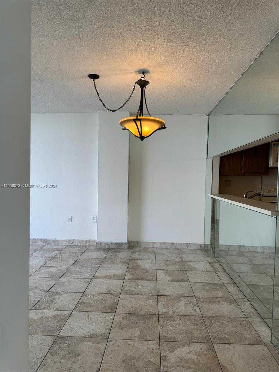 Small Image of 600 NORTH EAST 36TH ST #1109, Miami Number 4