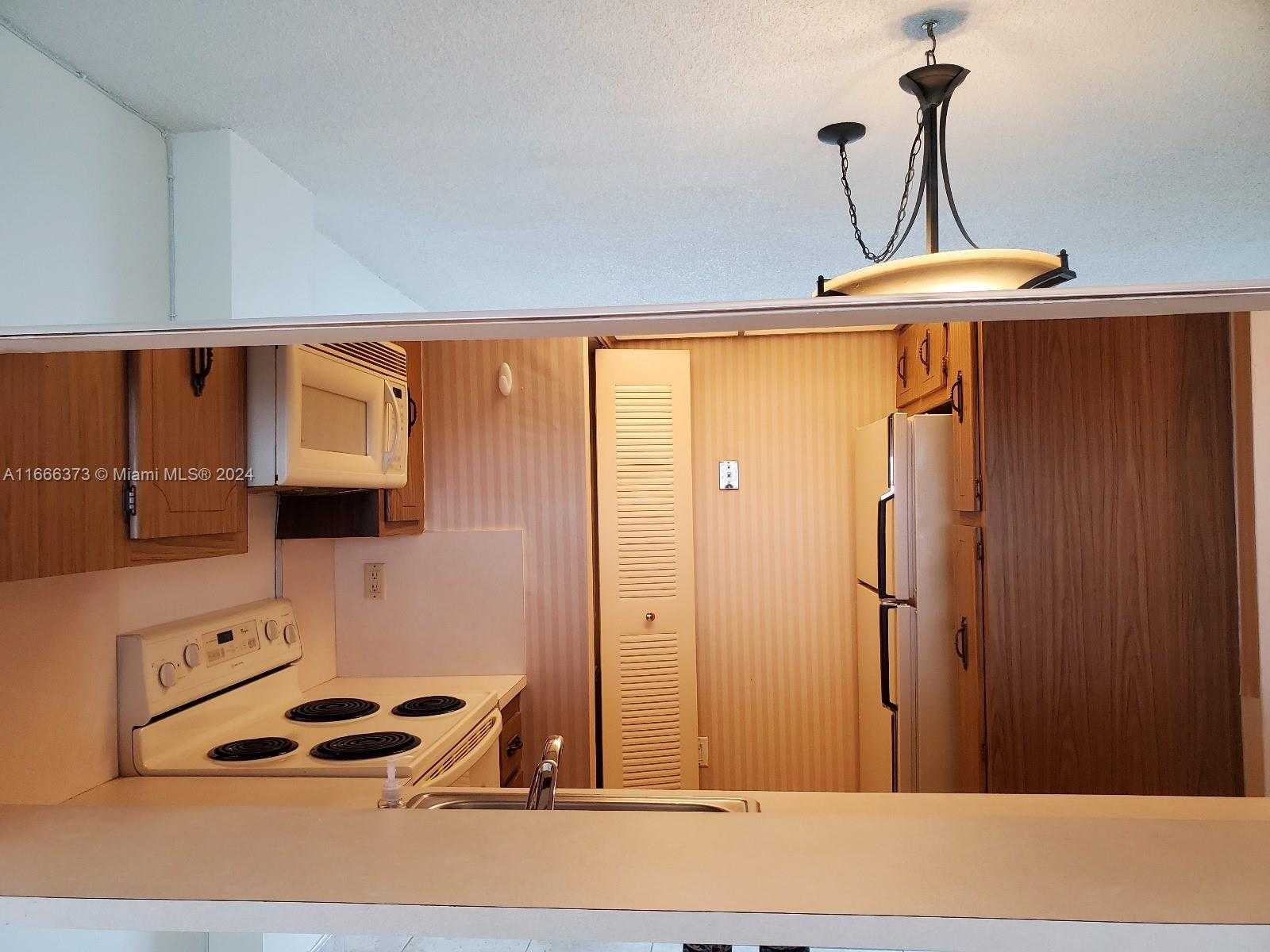 Small Image of 600 NORTH EAST 36TH ST #1109, Miami Number 7