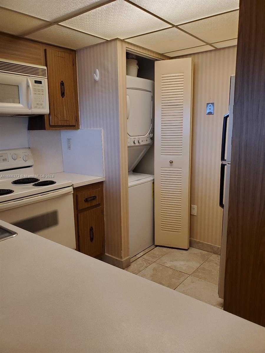 Small Image of 600 NORTH EAST 36TH ST #1109, Miami Number 9